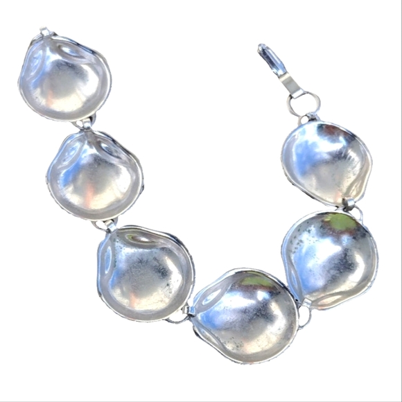 Sea Shell bracelet silvertone about 7.5" Fashion Costume Jewelry - Picture 4 of 6